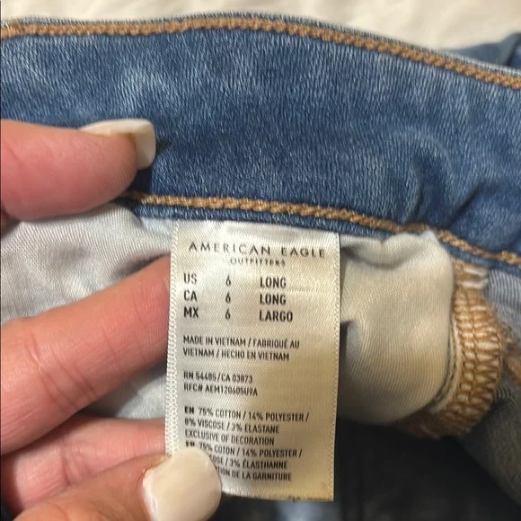 American Eagle Outfitters Blue Skinny Jeans with Modern Distressing - Picture 4 of 7